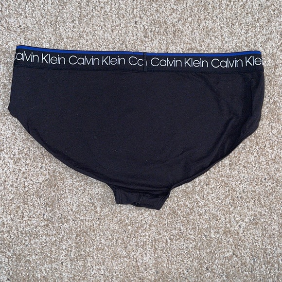 Calvin Klein Men’s Hip Brief Underwear🆕 - Picture 6 of 6